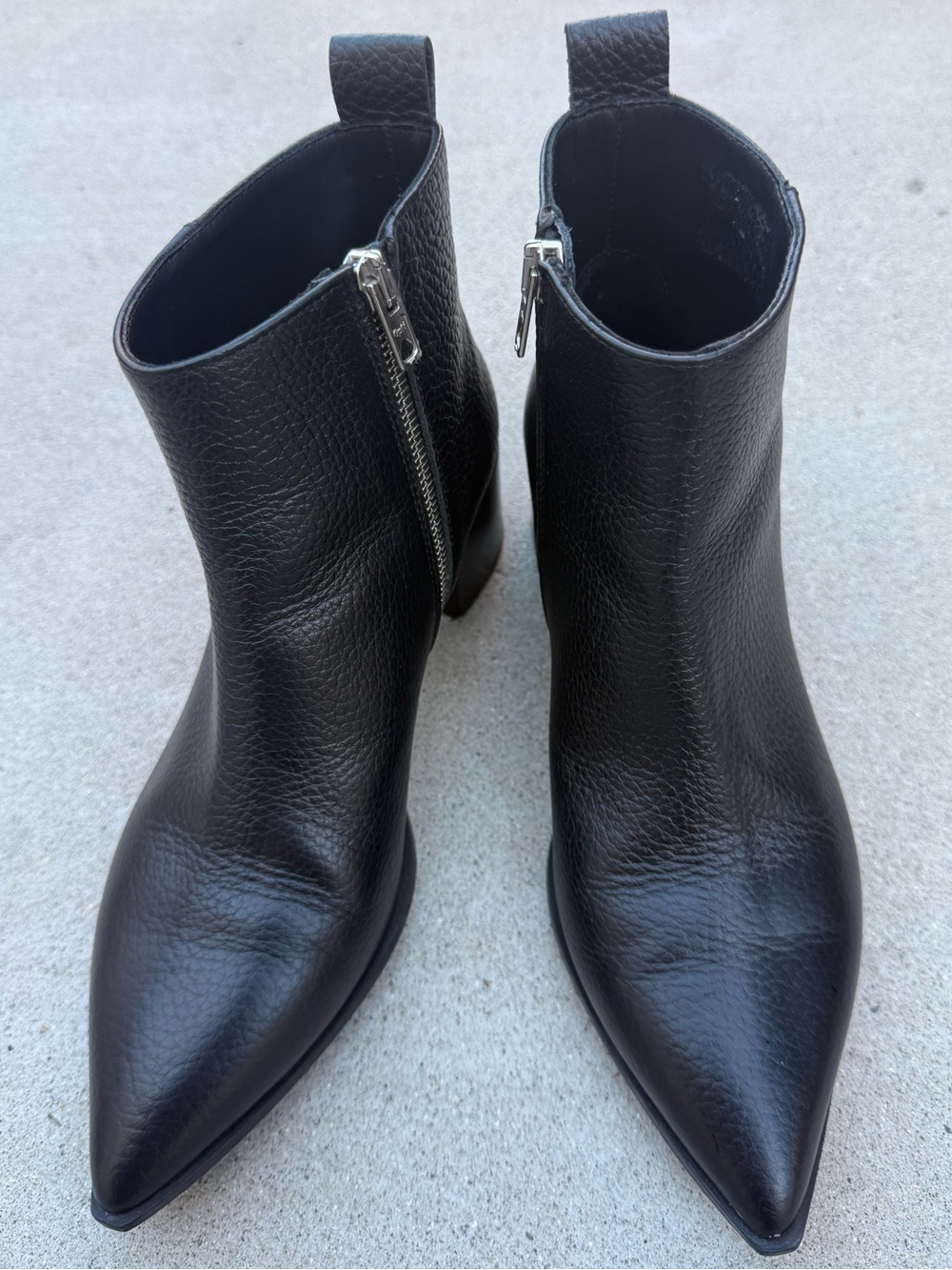 Everlane Italian Pebbled Leather with Silver Detailing Black Ankle Boots Size 7